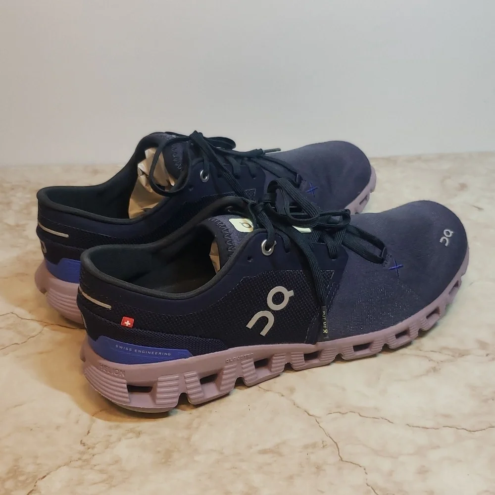 On Running Dark Blue and Violet Women's Shoes Size 9 - Picture 3 of 8